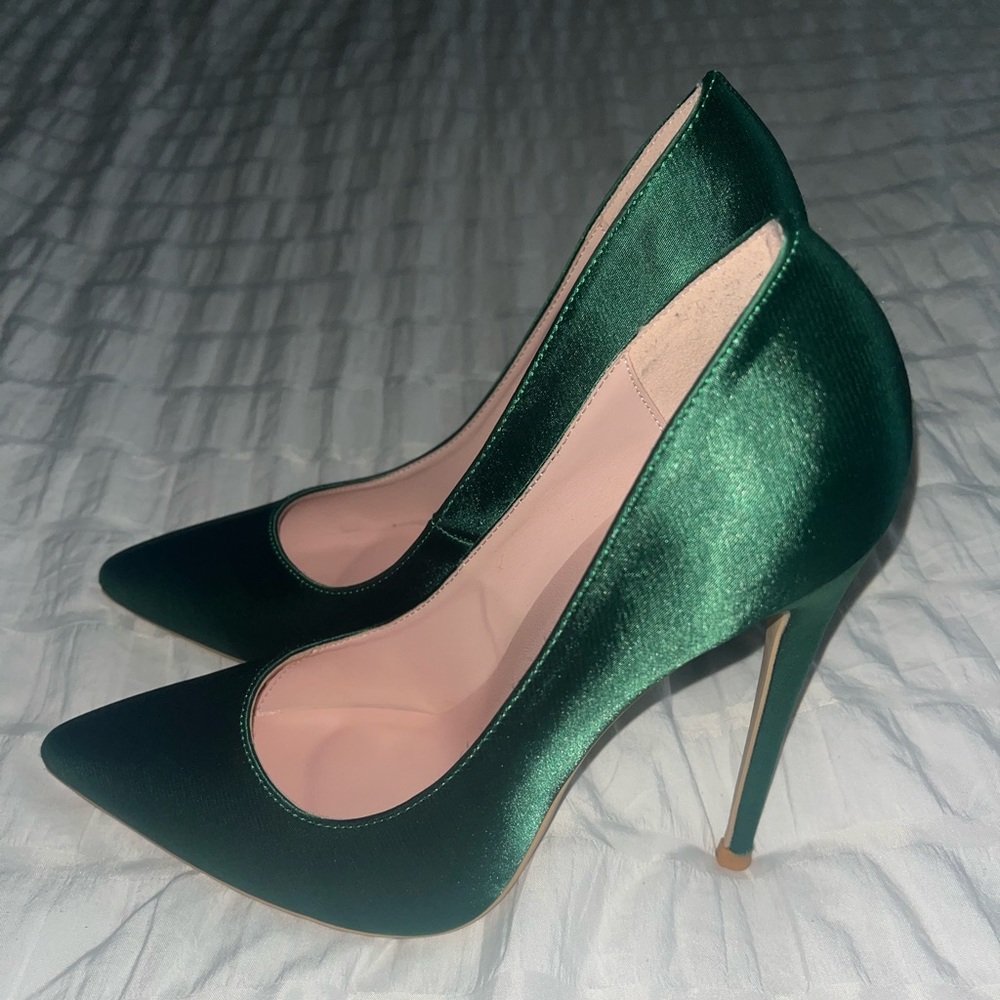 Pointy Toe Pumps